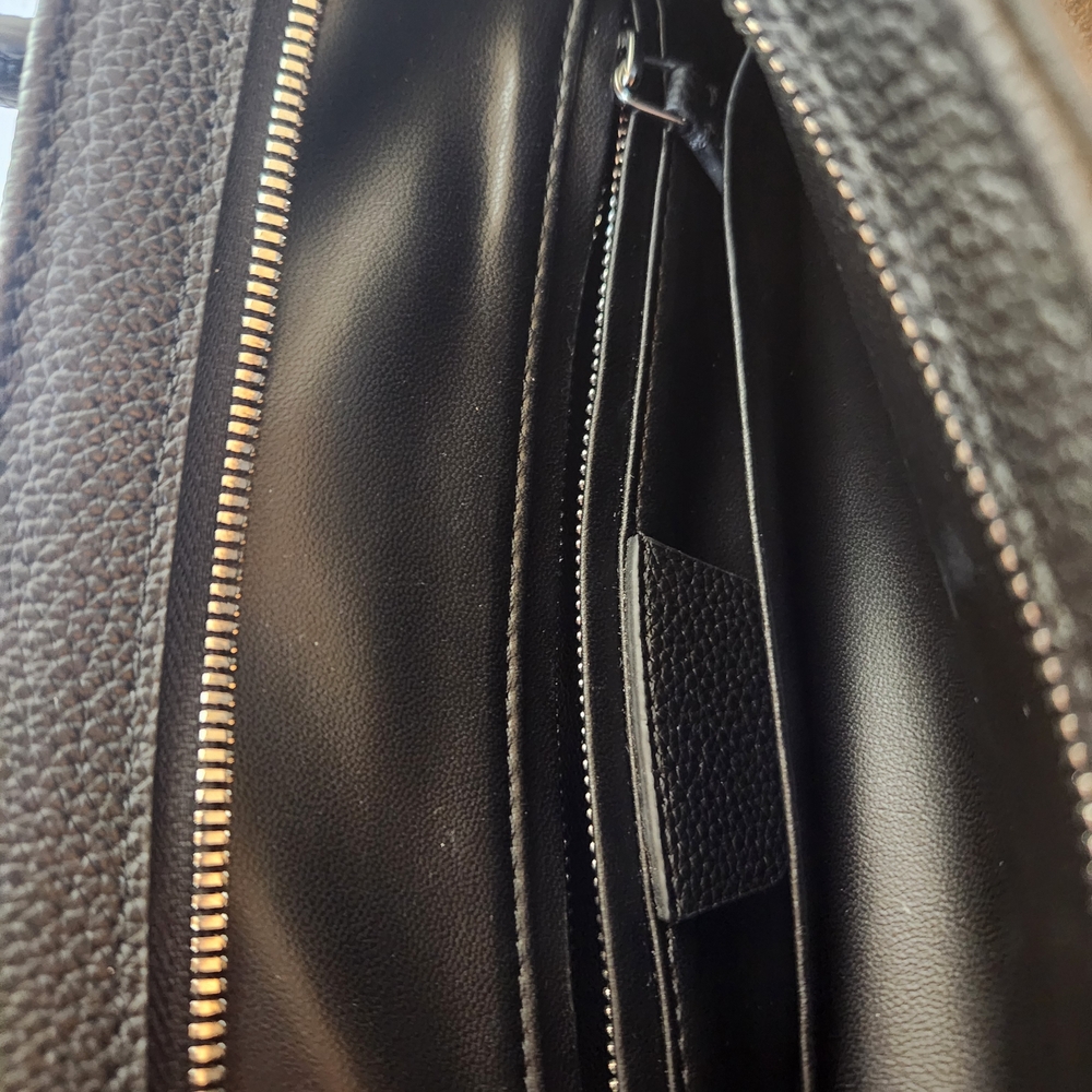 Elegant Black Genuine Leather Handbag. No Logo. - Picture 4 of 5